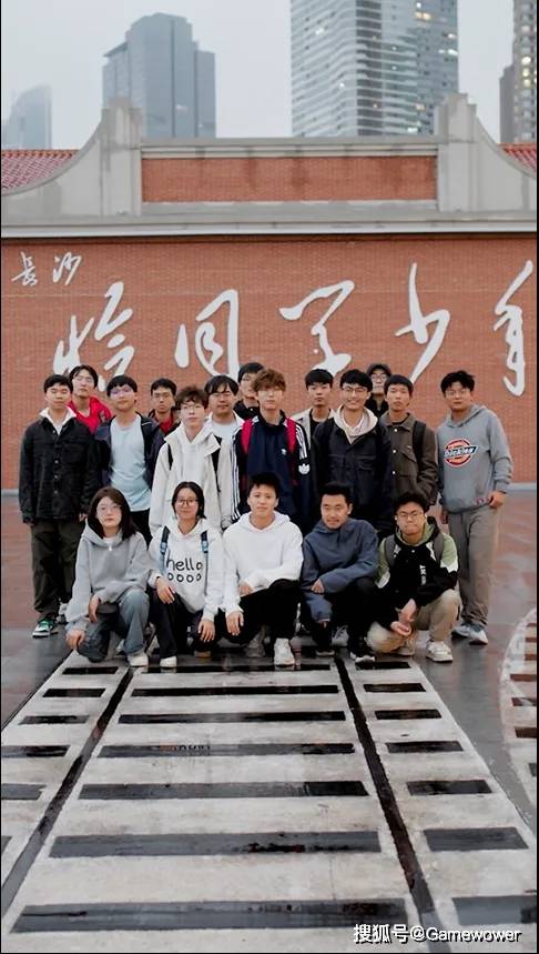 原創在一個超級遊戲裡，做超級UGC遊戲