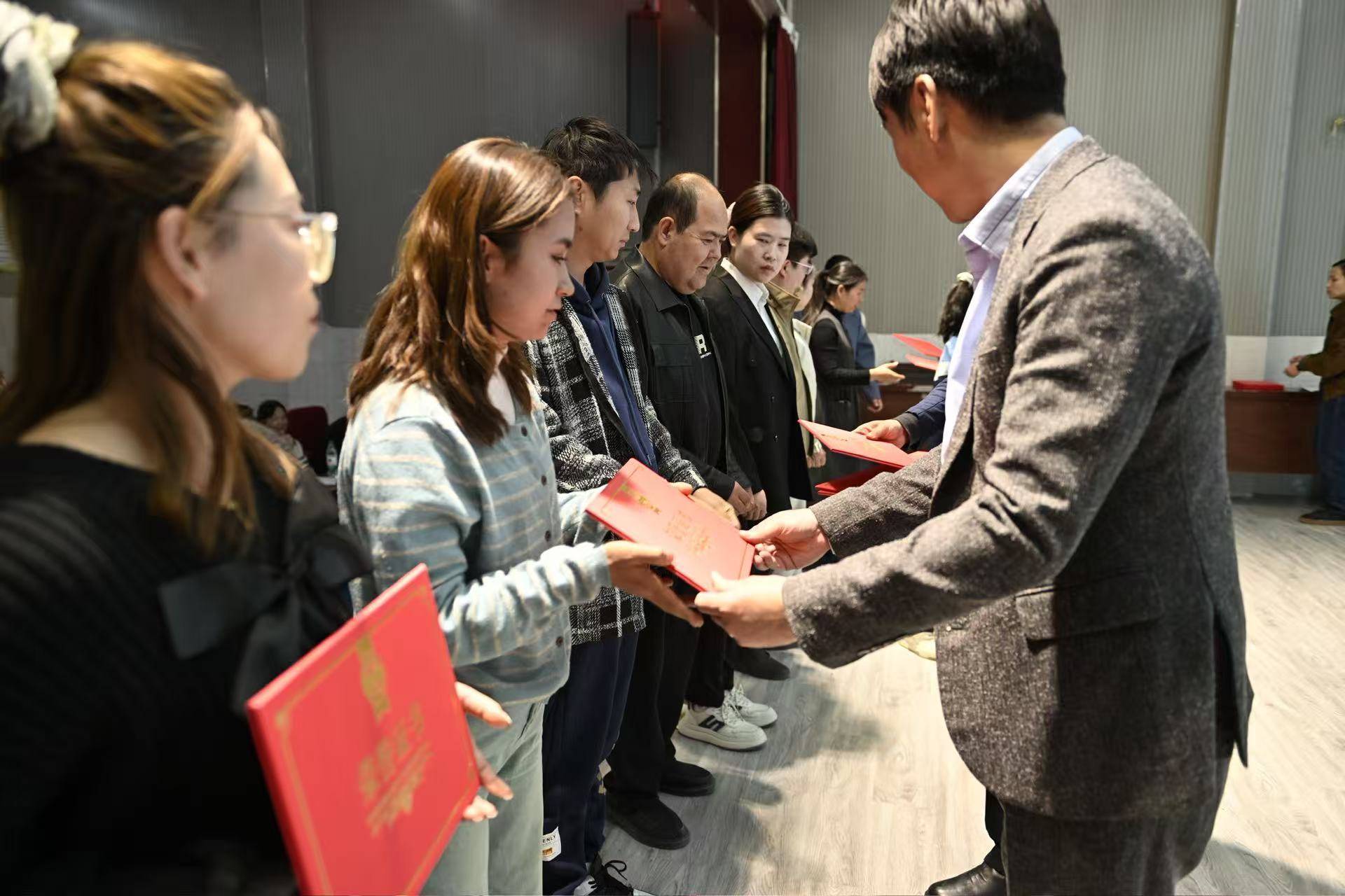 文化潤疆 │ “夢繪西遊” 創意設計繪畫大賽頒獎典禮暨主題作品展開幕式在喀什舉行