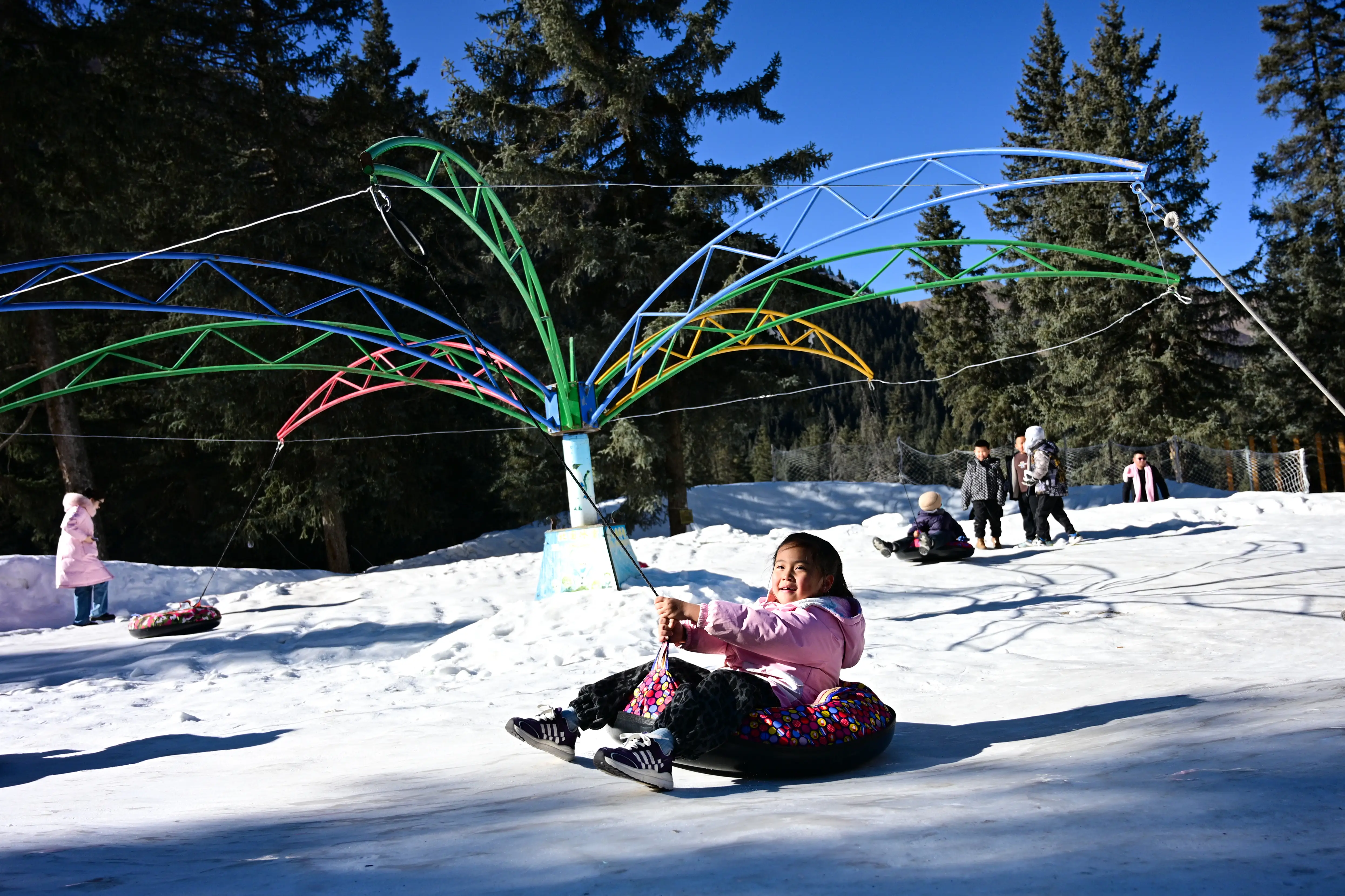 青海祁連：冰雪旅遊熱