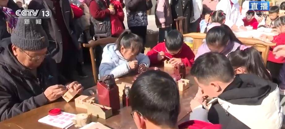 新年伊始消費升溫年貨市集火熱 “頂流”美食滿足味蕾活躍經濟