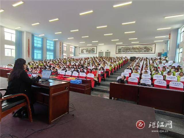 會澤縣青春期生理心理衛生專題講座走進以禮小學