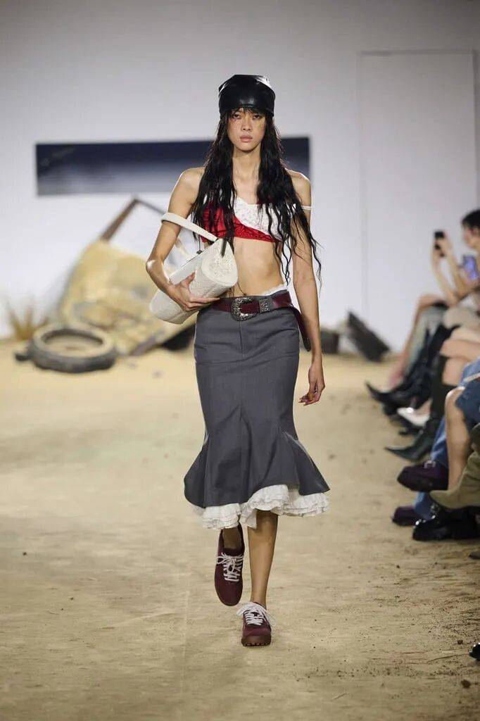 原創Markgong 2026春夏系列，強悍柔美，不羈的女性形象