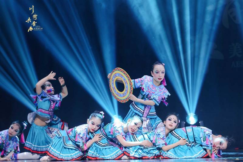 “川渝共青春·美育嘉年華”舞韻綻芳華（舞蹈專場）圓滿落幕