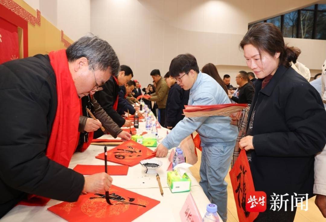 “馬上有錢”、“馬上有物件”！“致敬時代之光·祝福一線勞動者”書法公益活動啟動