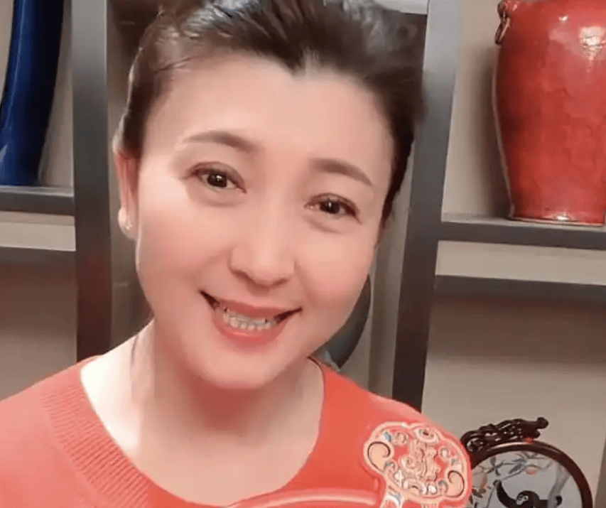 原創孫濤家中裝修被扒，歐式風格一櫥櫃的古玩，難怪他不敢力挺閆學晶！