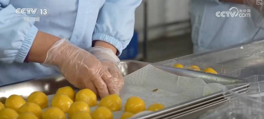 消費市場開啟“年味模式” 傳統美食改良煥新老味道開闢新商機