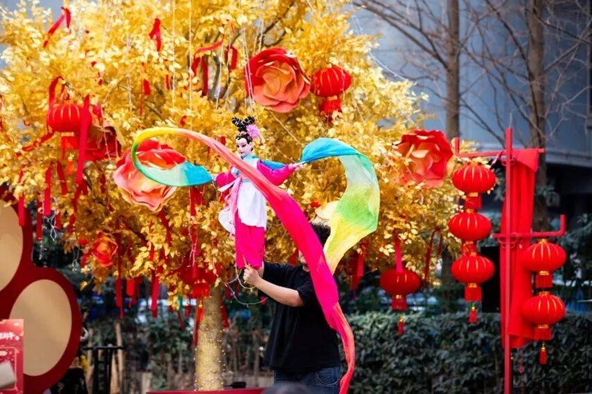 租賃房社羣別樣年貨節暖心啟幕→