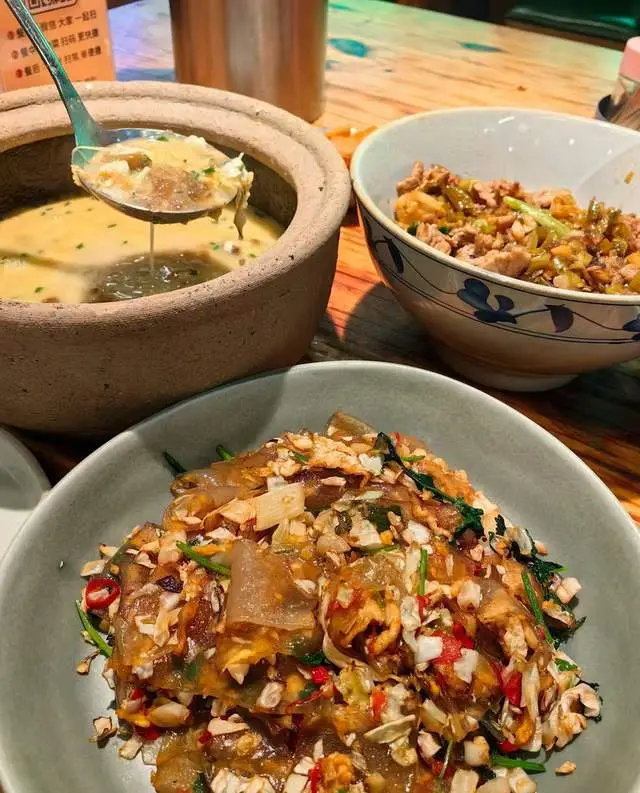 長沙吃美食，跟著本地人打卡特色下飯小店！