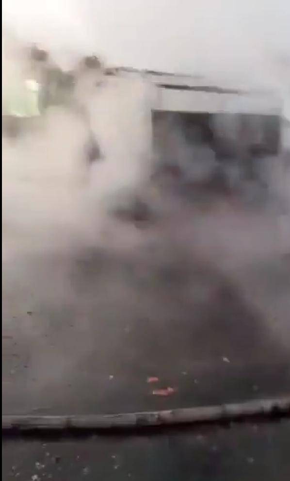 血拼一夜！千名叛軍死亡衝鋒，巴鐵翼龍大開殺戒：美械武器全被炸