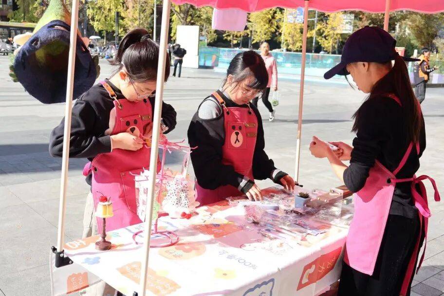 從“職業懵懂”到“商業實戰” 這所小學把職業體驗課程開進真實社會