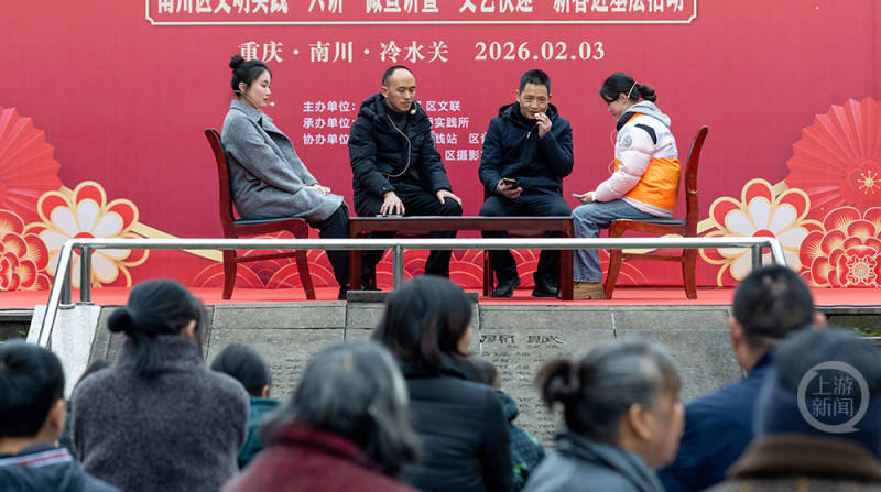 年味滿鄉間 “文藝快遞”新春進基層