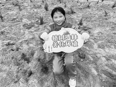 勞動教育激起“七彩浪花”