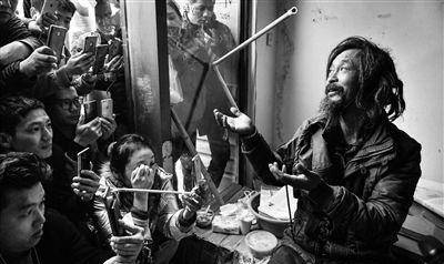 原創沈大師1個字賣2萬，搶了書法家的飯碗？網友：那叫字，不叫書法！