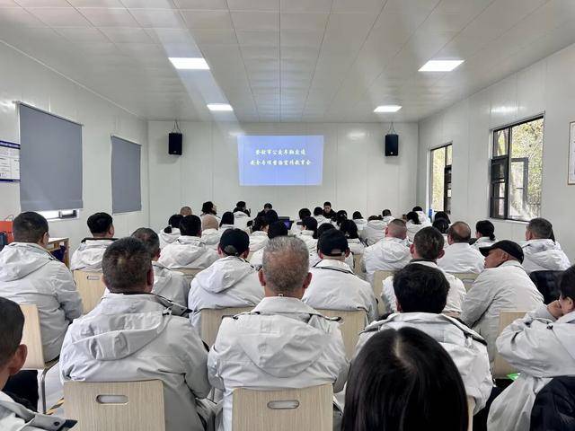 鄭州交警深入公交公司開展教育培訓活動