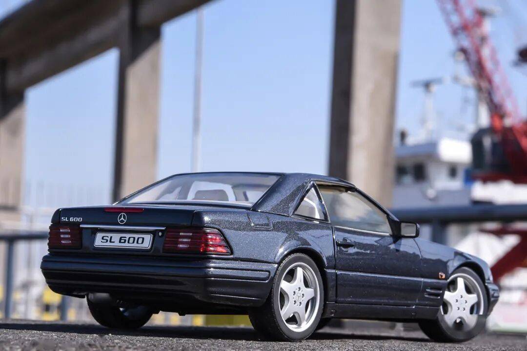 祝各位輪語人，新年越來越帥，荷包越來越厚，收藏越來越有品味！