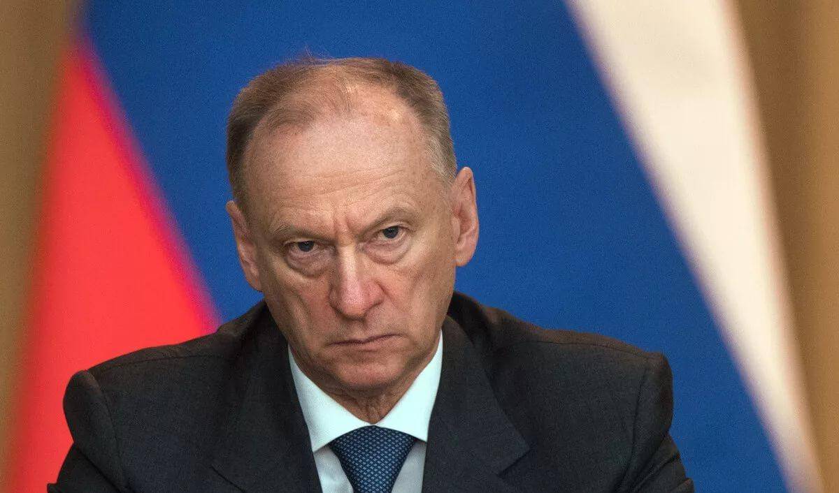 原創美女槍手掃射小學，俄高官稱不再挽救，美國分裂如何更快？