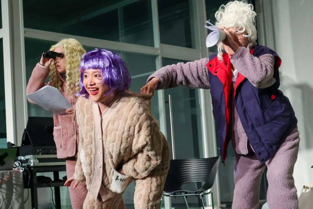 世界瘋成這樣，還有人關心戲劇嗎？