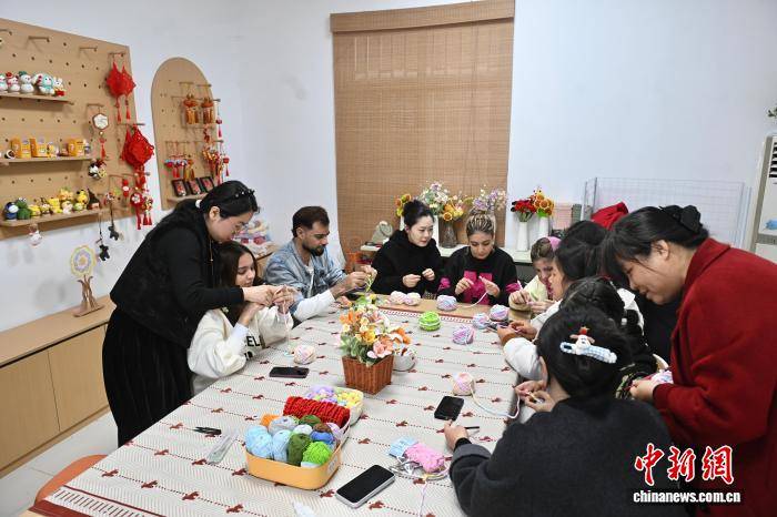 安徽合肥：留學生體驗手工編織 樂享“指尖”技藝