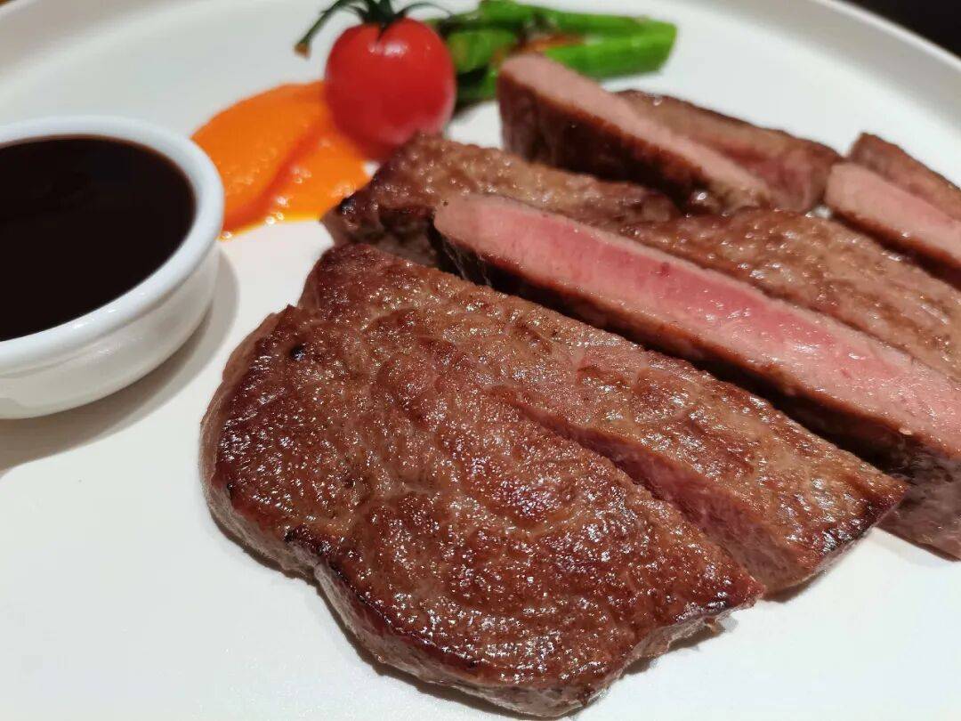 治癒西餐、24小時江湖菜、26年老店……博樂這份美食地圖收藏好！