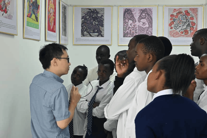 肯亞肯雅塔大學孔子學院舉辦“馬年生肖設計展”