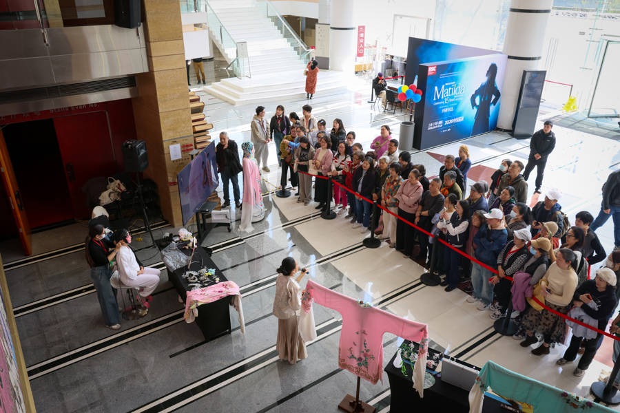 上海大劇院開啟藝術體驗日，一步跨入“流動戲劇花園”