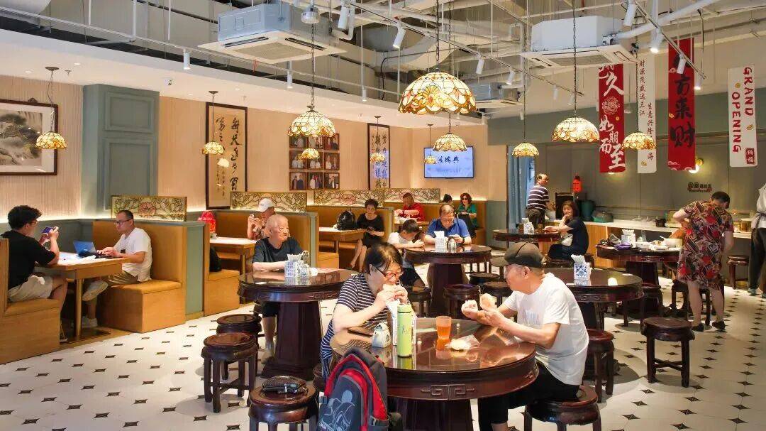 探徐匯｜從路邊攤到上海老字號，跨越半世紀的海派美食傳奇