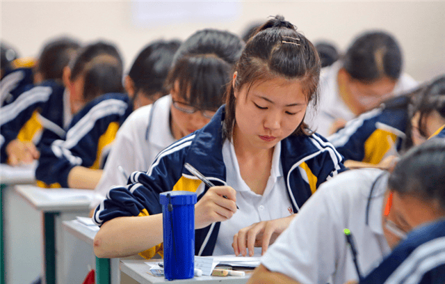 原創高考志願填報別再盲目！這3個選大學專業的真相，關乎你的未來