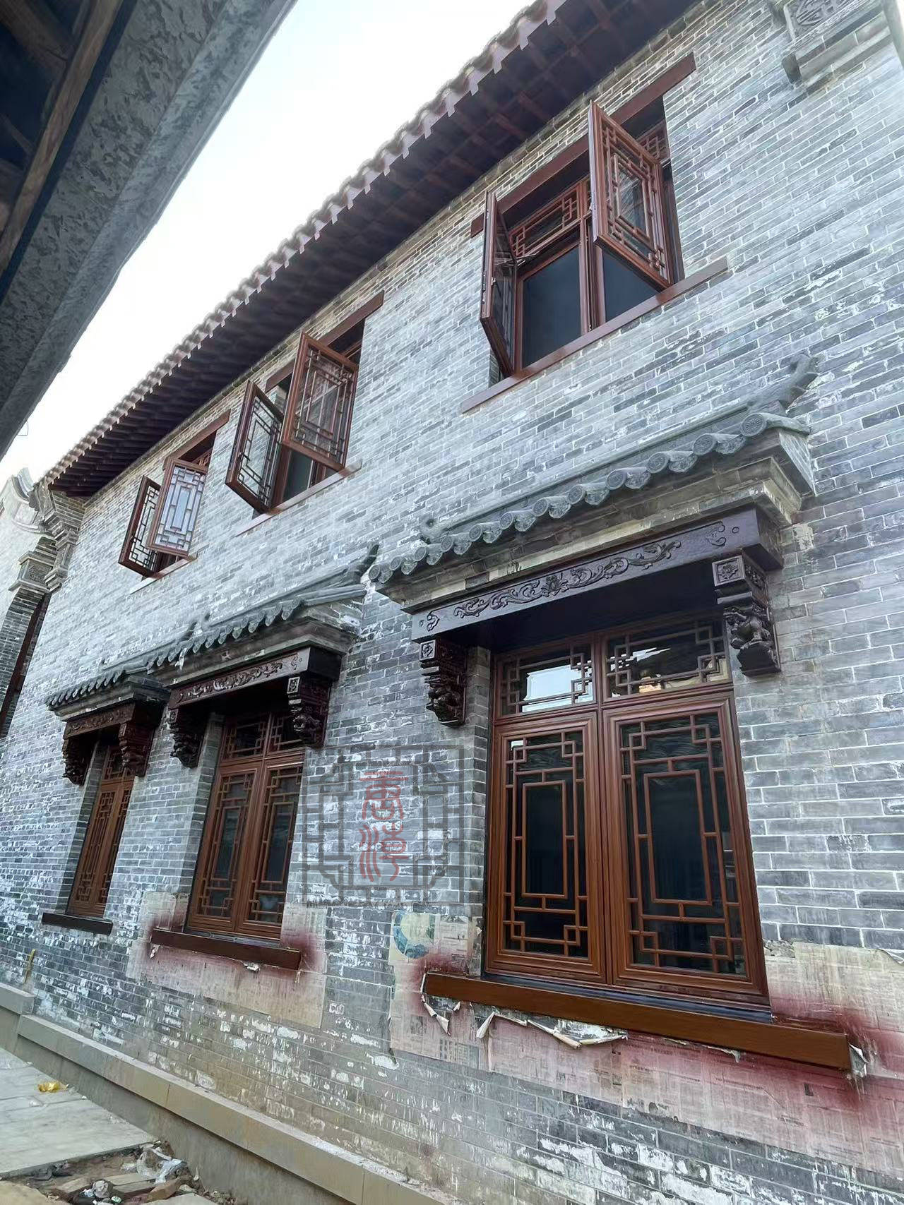 支招別墅中式門窗選購，廣東中式門窗源頭工廠哪個口碑好