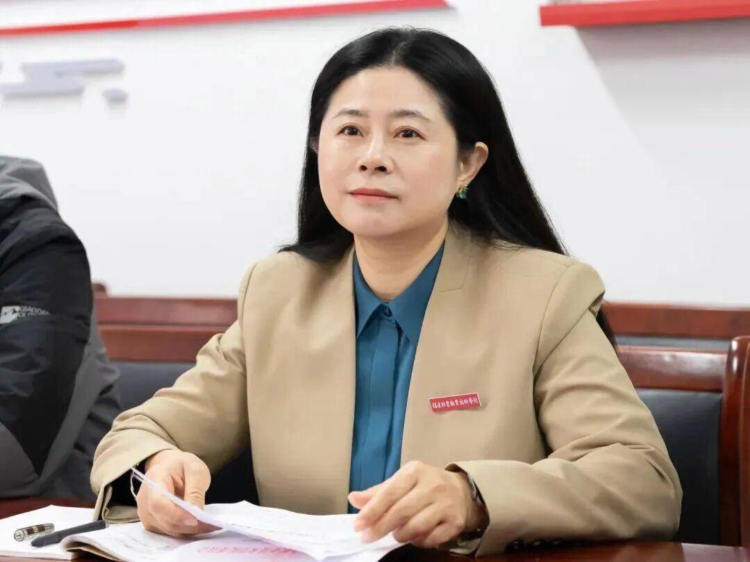 福建省教育廳黨組決定，李霞履新