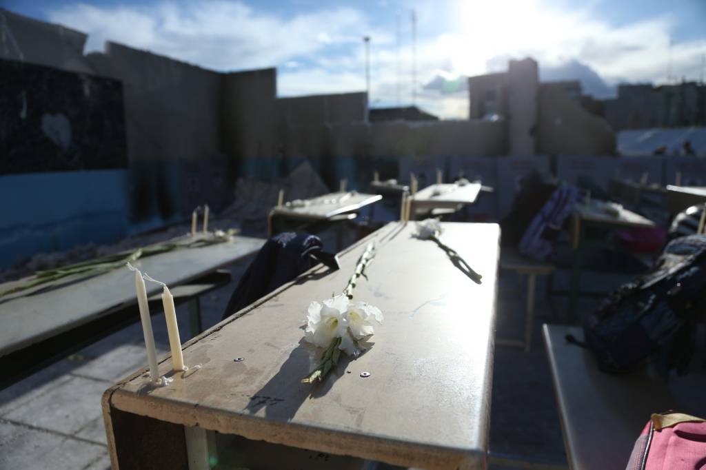 圖說｜310名師生遇難！伊朗悼念美以襲擊遇難小學生