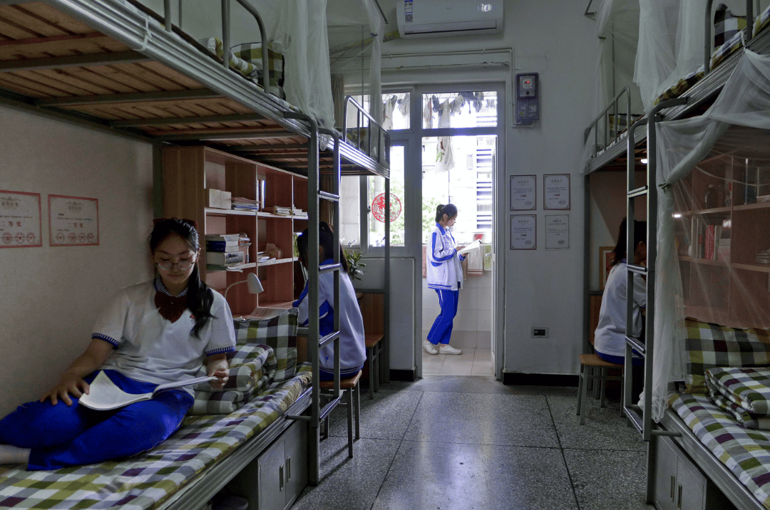 原創成都老牌中學逆襲！72 載守心育人，成教育界黑馬！