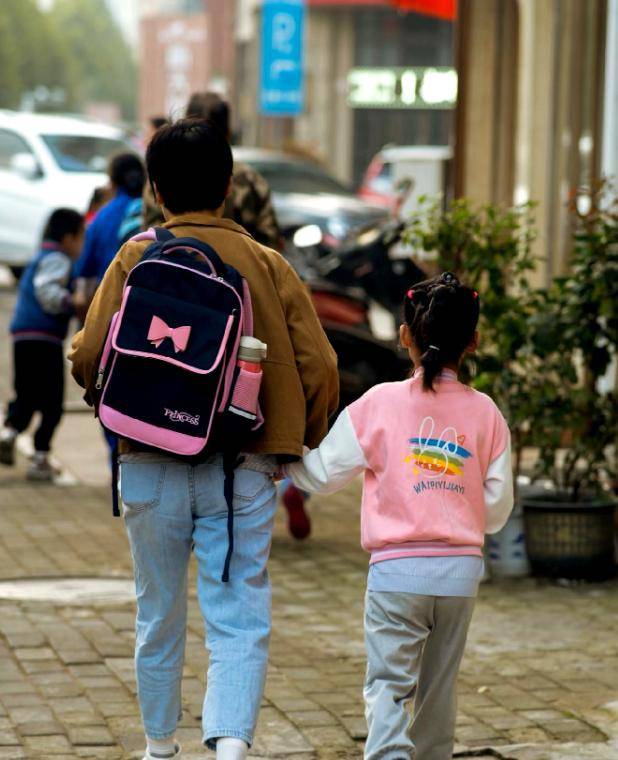 原創孩子初中後 是“陪跑”還是“省心”，小學階段這兩點太關鍵