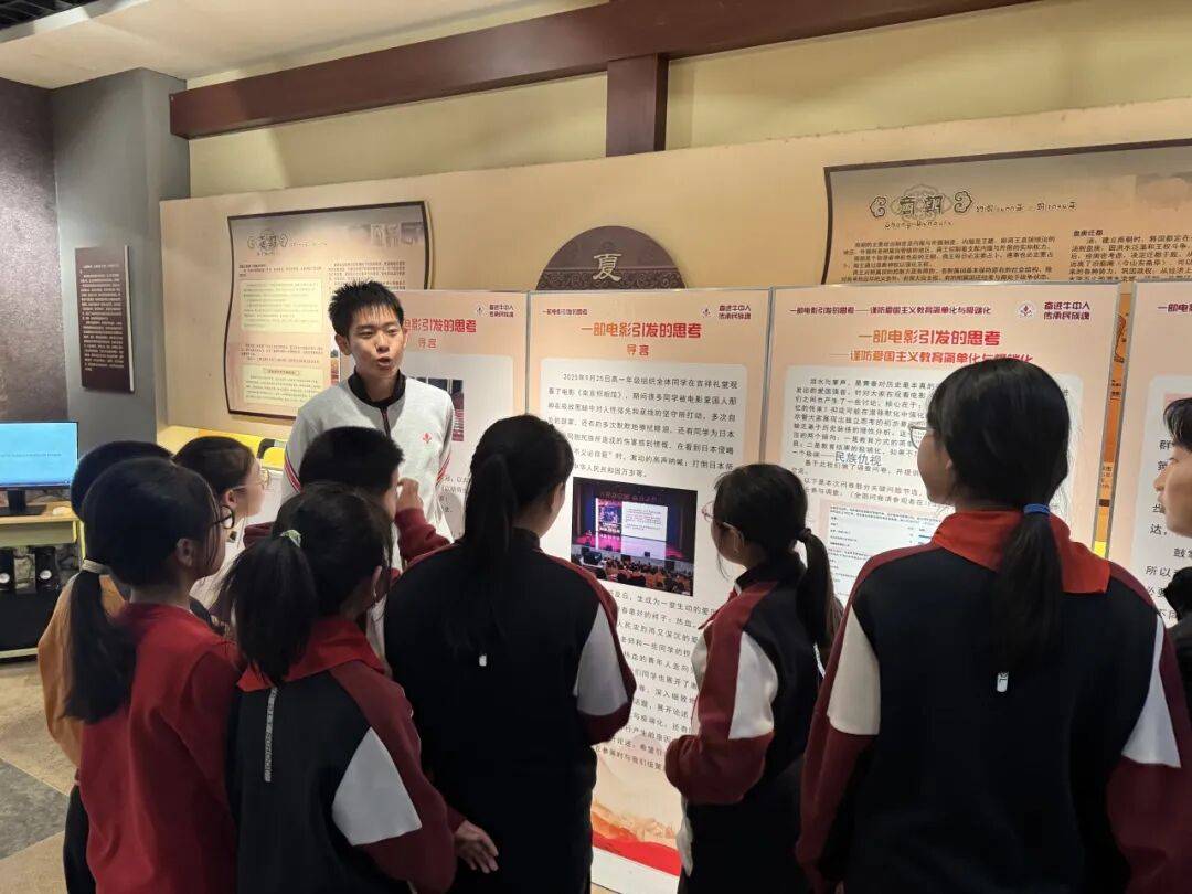 厲害！這所中學讓學生策劃了一場大展