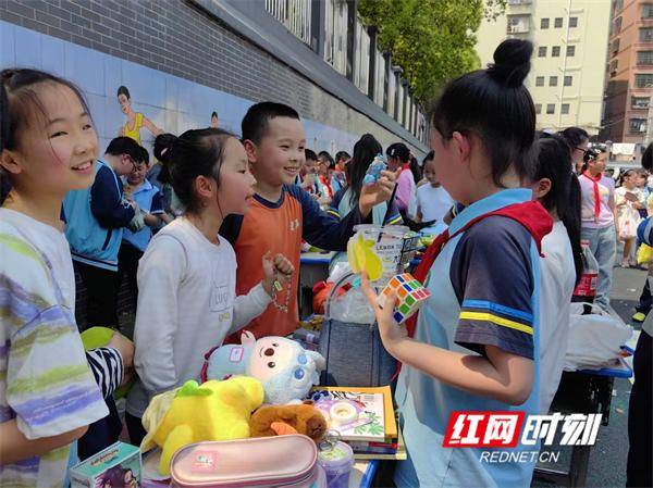 永州市映山小學三多亭分校第四屆愛心義賣活動圓滿舉行