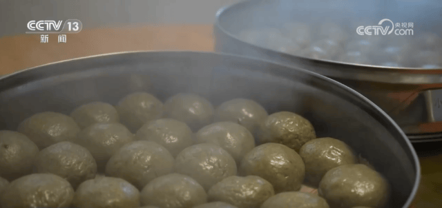 各地限定春鮮解鎖“舌尖密碼” “特色美食+文旅”延伸消費鏈條