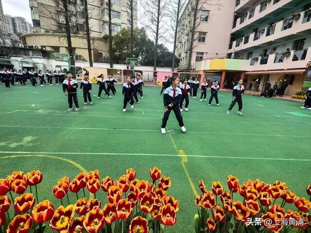 課間15分鐘，這所小學裡的學生在玩些啥？