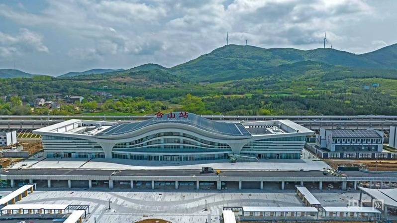 巢馬高鐵含山站、鄭蒲港站裝飾裝修工程全部完工