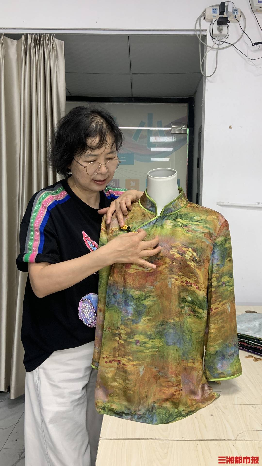 37年縫就一襲東方美，她用針線勾勒中國女性的溫婉韻味