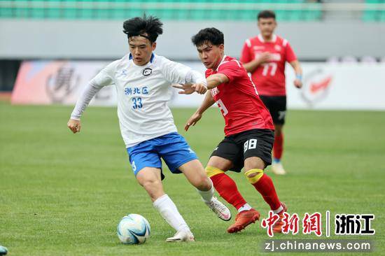 “包郵區”快遞小哥足球賽在浙江杭州上演