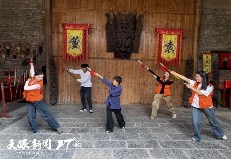 貴大音樂學院研究生團隊深入安順開展屯堡文化調研