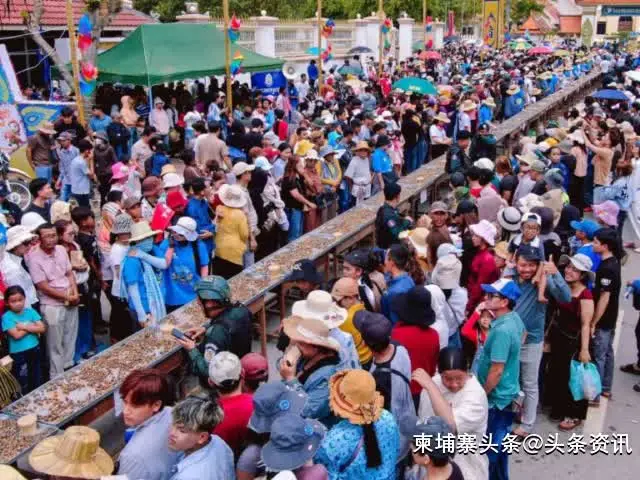 柬埔寨旅遊部長現身磅湛宋干節！5噸河蜆活動吸引眾人圍觀