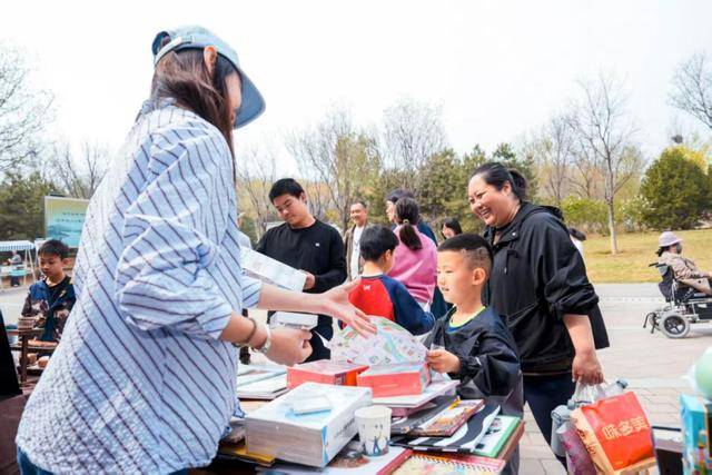 密雲圖書市集開幕，市民共享春日閱讀