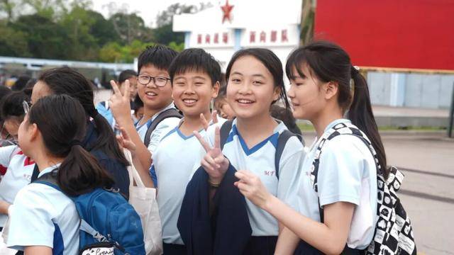 駐香港部隊組織香港青少年愛國主義和國防教育軍事體驗營活動
