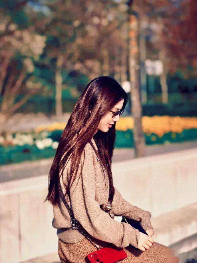 原創離婚後的黃聖依，已出國瑞士留學深造工商管理，最新發文曬留學生活