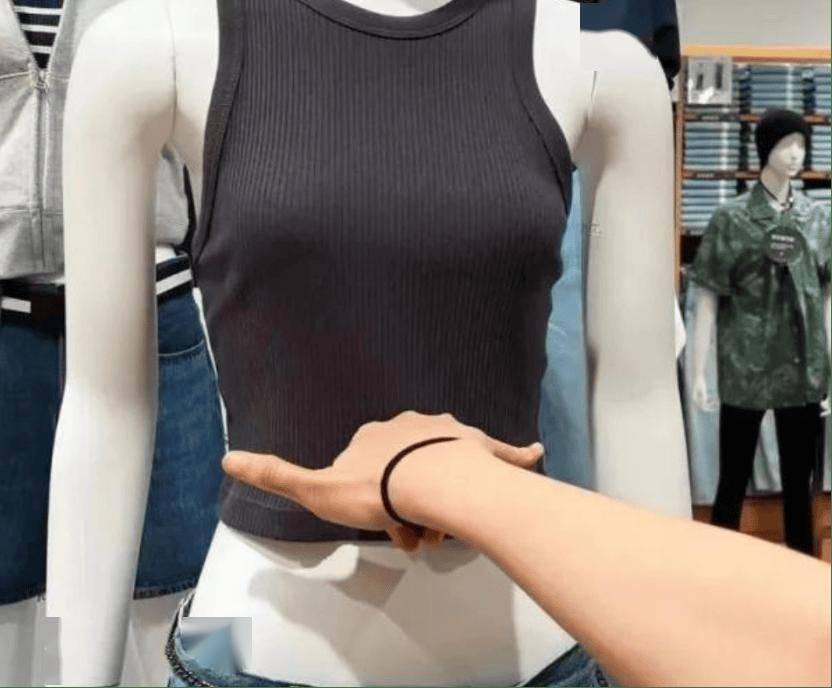 女性的瑜伽褲，中產的遮羞布