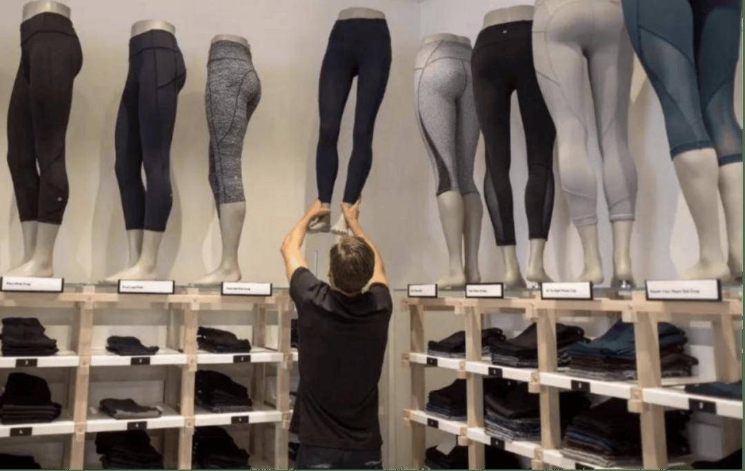 女性的瑜伽褲，中產的遮羞布